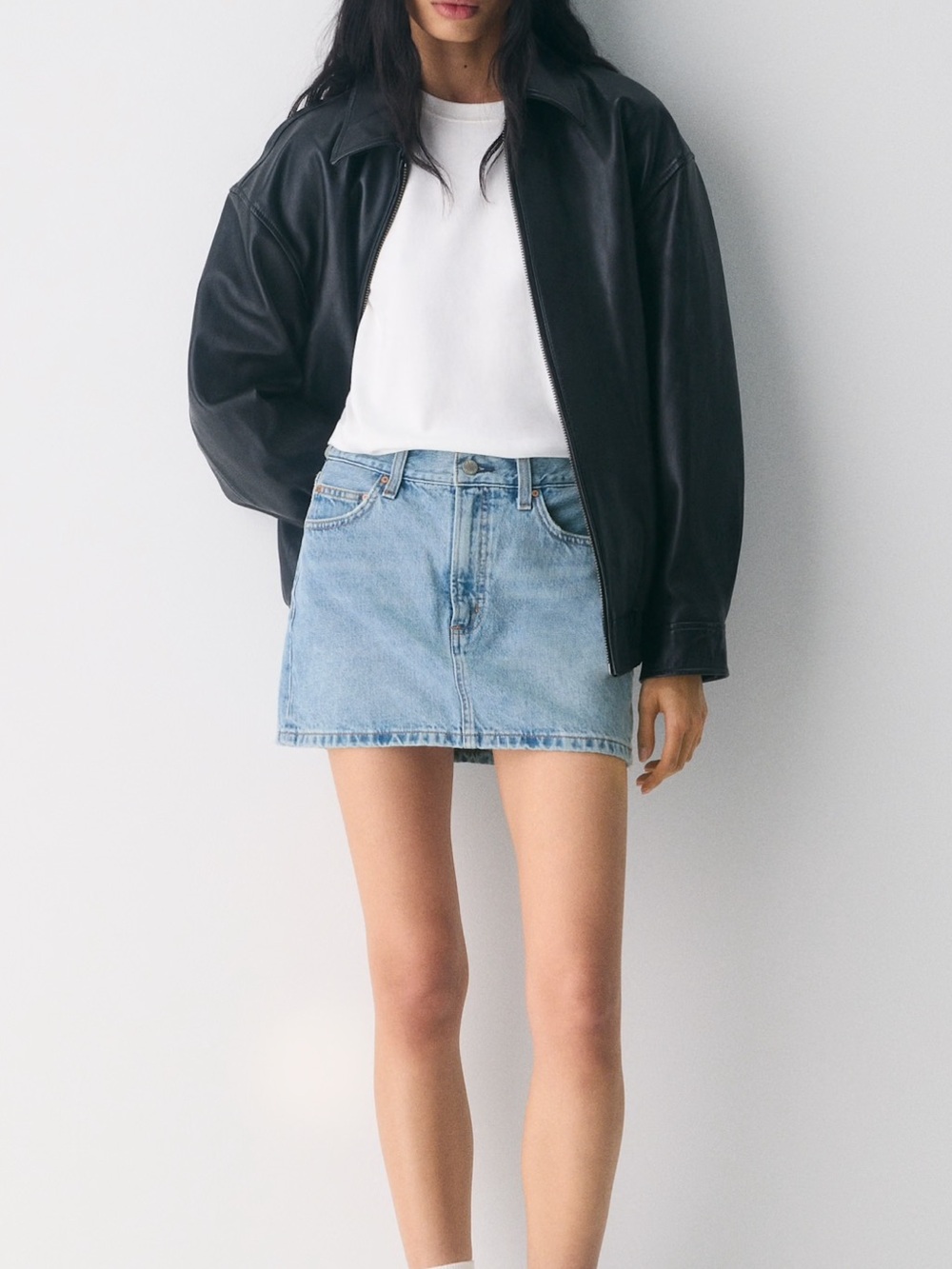 Aritzia DENIM FORUM 90s Ricci Denim Skirt - Size 25